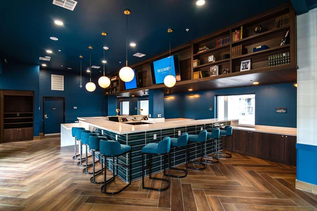The Ellsworth Hotel, Ascend Hotel Collection Уилямс Ресторант снимка