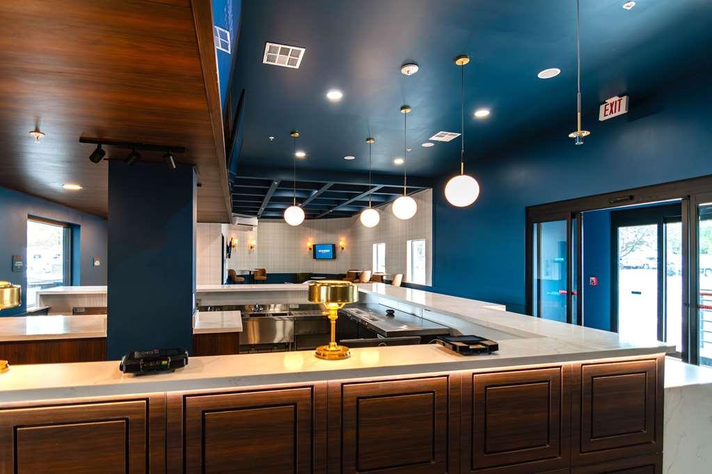 The Ellsworth Hotel, Ascend Hotel Collection Уилямс Ресторант снимка